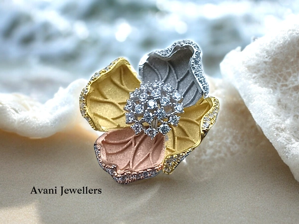 Silver Ladies Cocktail Ring - 10.45, 10