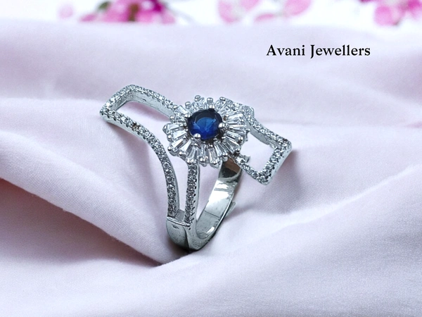Silver Ladies Cocktail Ring - 6.4, 20