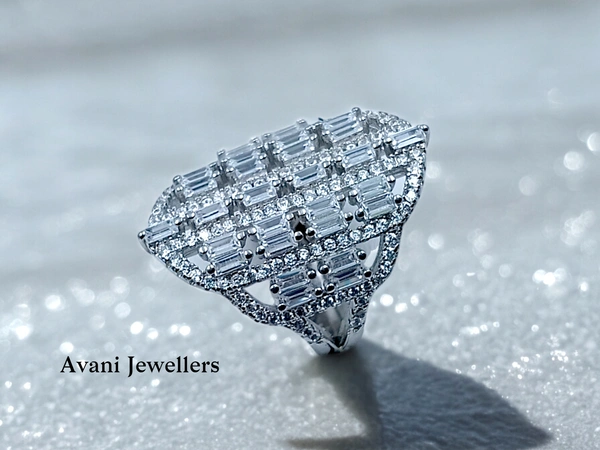 Silver Ladies Cocktail Ring - 7.5, 15