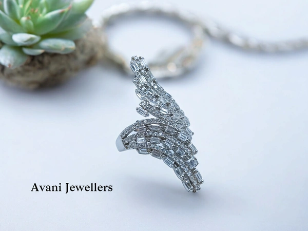 Silver Ladies Cocktail Ring - 7.11, 15