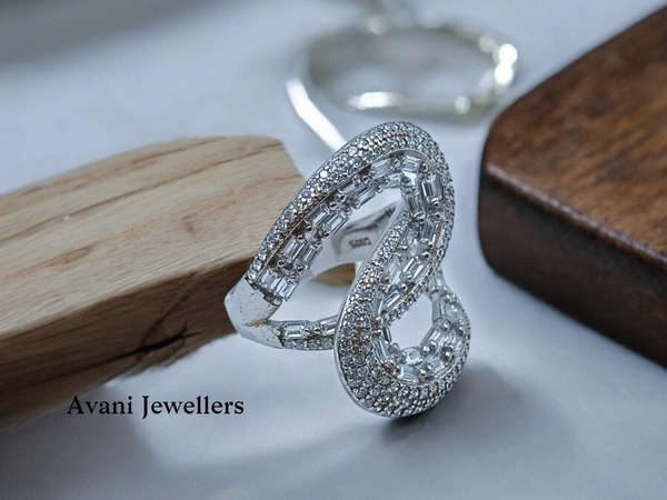 Silver Ladies Cocktail Ring - 6.88, 18