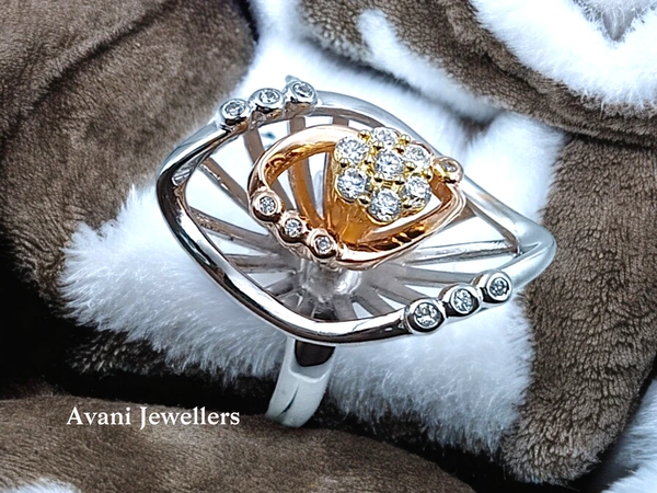 Silver Ladies Cocktail Ring - 8.83, 11