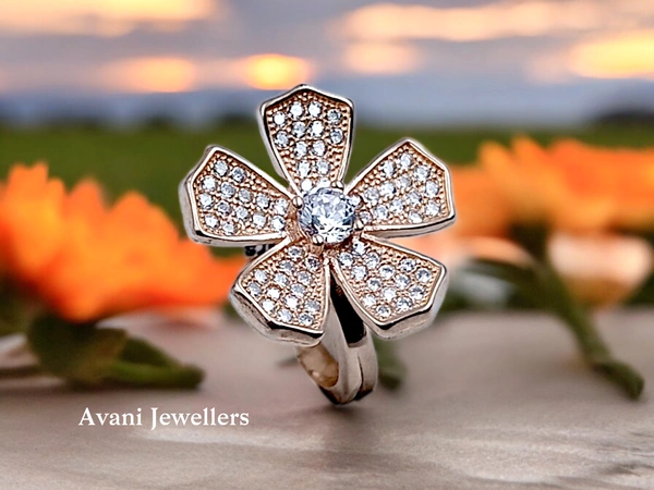Silver Ladies Cocktail Ring - 5.65, 10
