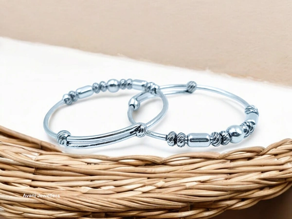 Silver Baby Plain Kade - 15.6, Adjustable