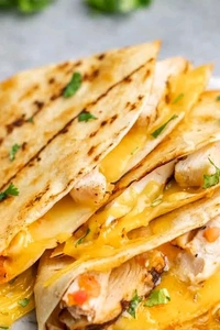 Chicken Cheesy Quessa Dillas