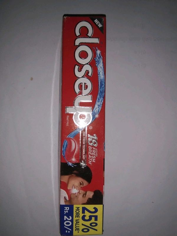 CLOSE UP 50GM TUBE - Red