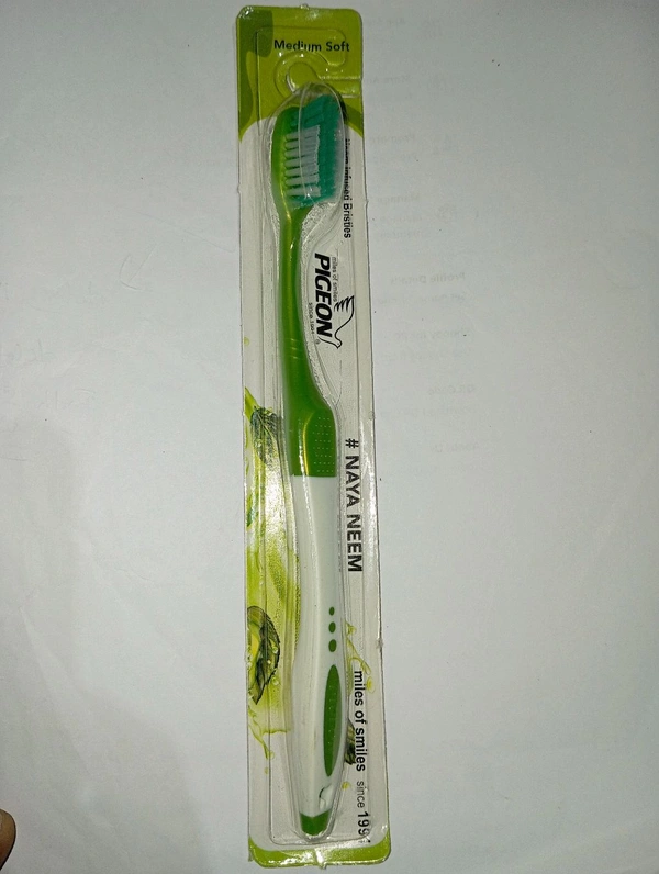 PIGEON NAYA NEEM BRUSH MEDIUM - Green