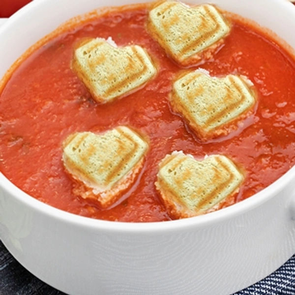 Classic Tomato Basil Soup with Garlic Croute