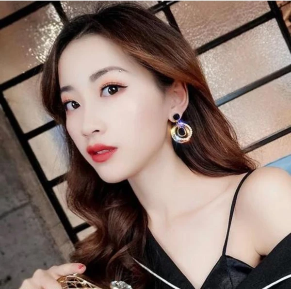 FASHIONABLE KOREAN TRENDY AMERICAN DIAMOND STONE BEAUTIFUL PRINCESS EARRINGS