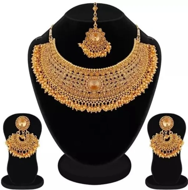 Feminine Chunky Jewellery Sets