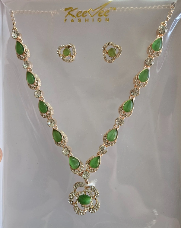 Gold Plated Gleaming Green Crystal Necklace Set for Girls and Women