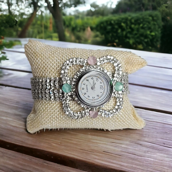 Women's  Partywear Watches Women's Analog AD Stone Watch For Party