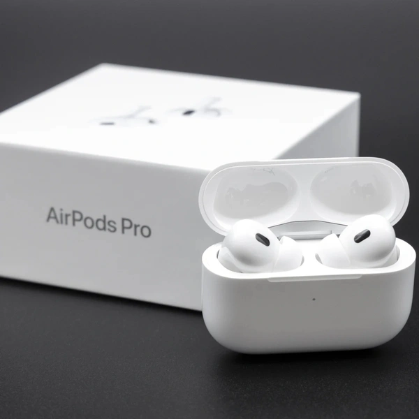 AirPods Pro (2nd generation) with MagSafe Case (USB-C) Bluetooth Headset  (White, True Wireless)