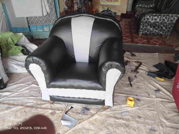ISHA SOFA CENTRE  Singl Sofa - Brown
