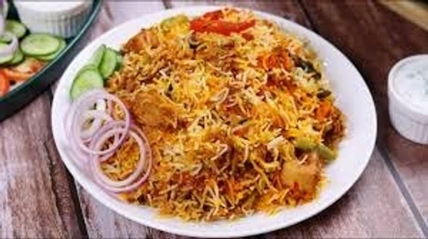 CHICKEN BIRYANI BONE LESS   (HAPPY REST)