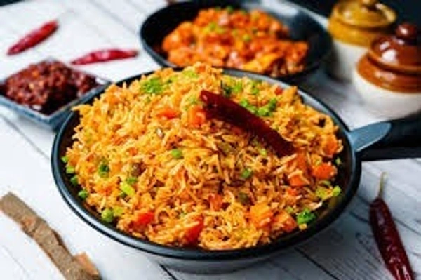 CHICKEN SEZWAN FRIED RICE   (HAPPY REST)