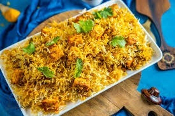 paneer biryani half (BAWACHI)