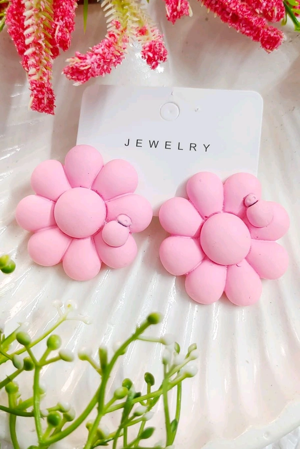 Unique Matte Flower With Bee Studs - Green