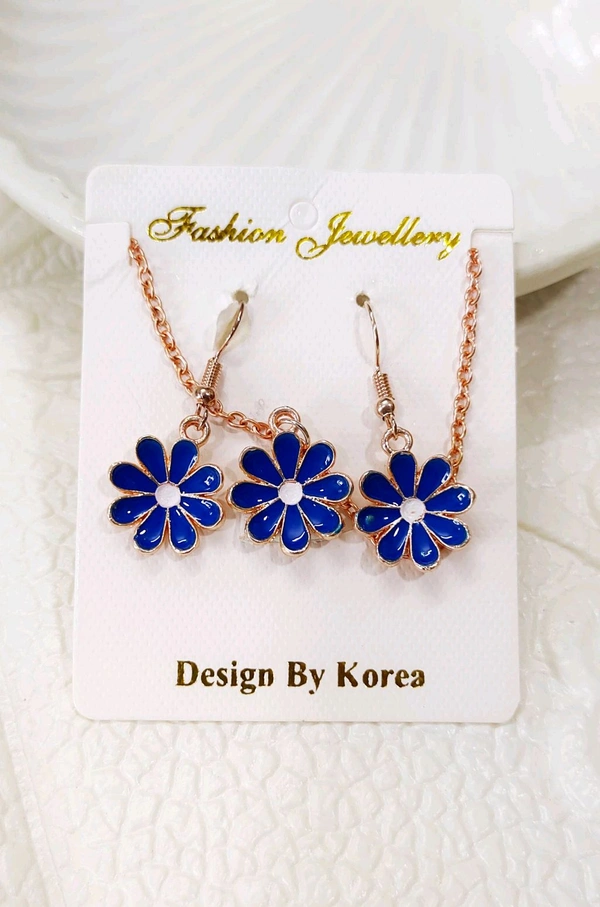 Pretty Floral Pendant Set - Blue