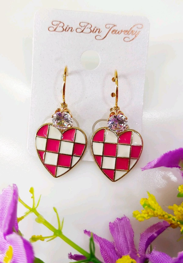 Checkered Heart Drops - Red