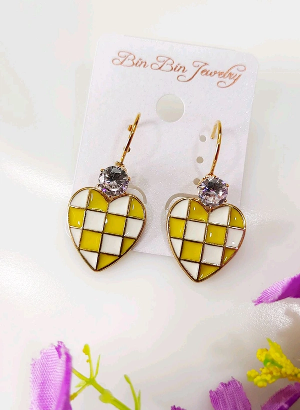 Checkered Heart Drops - Yellow