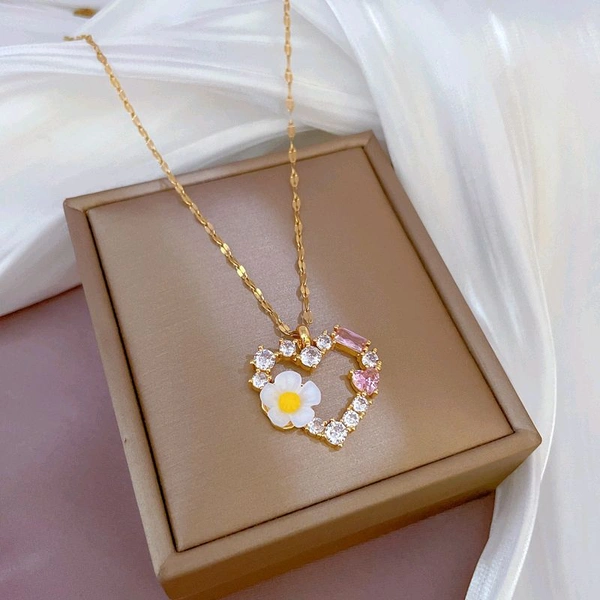 Stylish Anti Tarnish Heart Pendant 