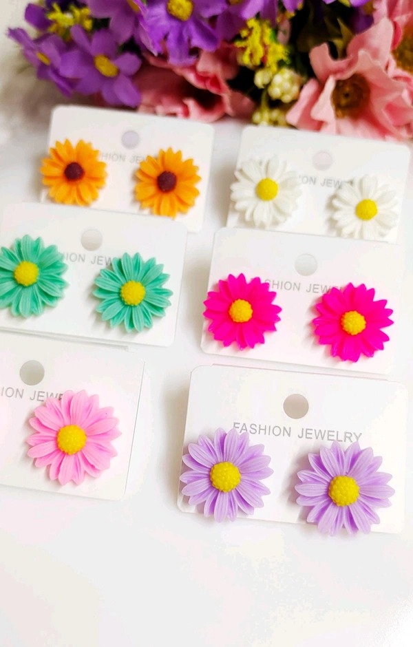 Prettiest Floral Studs - White