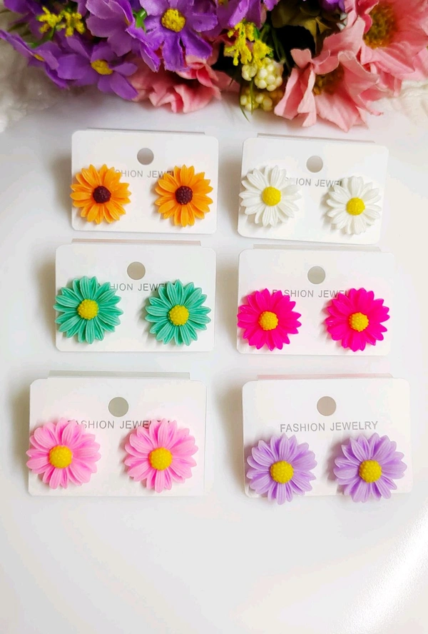 Prettiest Floral Studs - Lavender