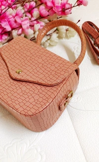 Stylish Croco Pattern Sling Bag