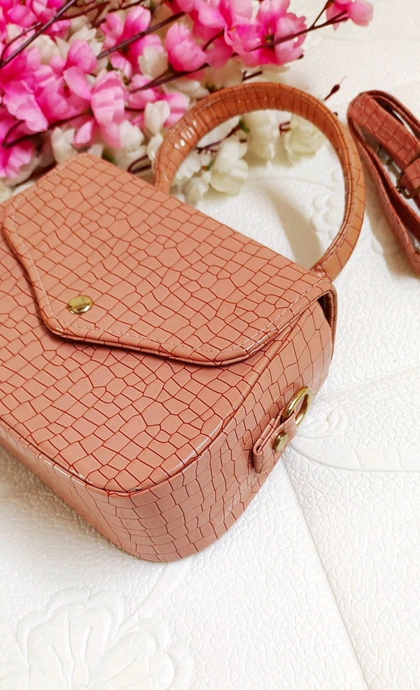 Stylish Croco Pattern Sling Bag