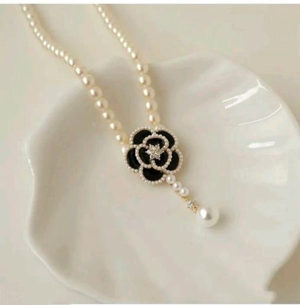 Camilia White Black Floral Pearls Chain Necklace  - Black