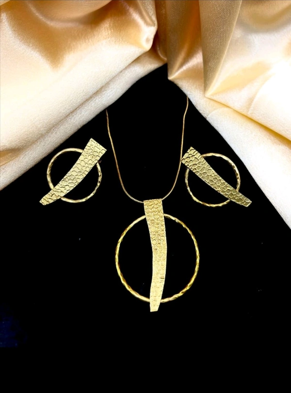 Stylish Brass Western Necklace Set 