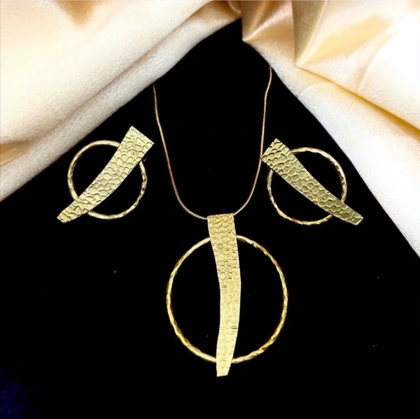Stylish Brass Western Necklace Set 