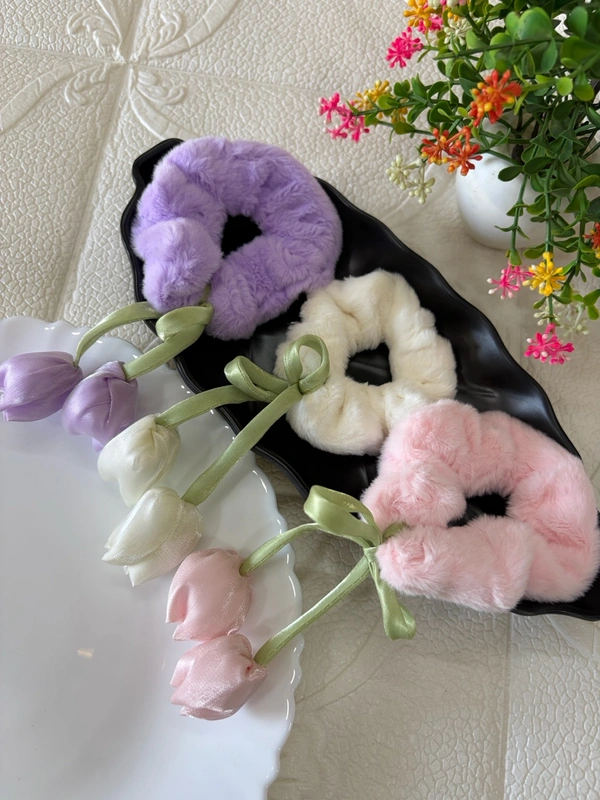 Korean imported Soft Fur Tulip scrunchies 🌷🌷🌷🌷 - Lavender