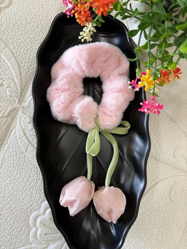 Korean imported Soft Fur Tulip scrunchies 🌷🌷🌷🌷 - Pink