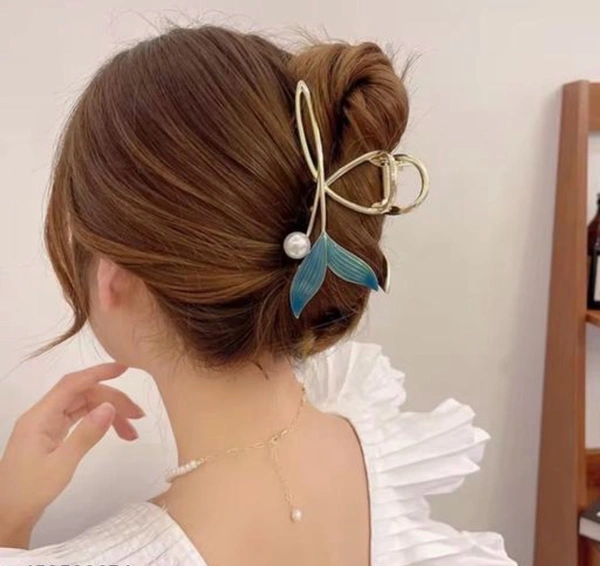 Stylish Mermaid Pearl Golden Metal Hair Claws 👌🏻