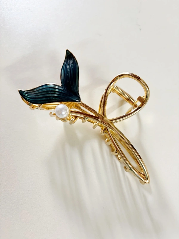 Stylish Mermaid Pearl Golden Metal Hair Claws 👌🏻