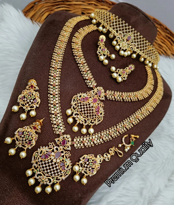 Shiny Gold  Combo Necklace  - Gold, Free