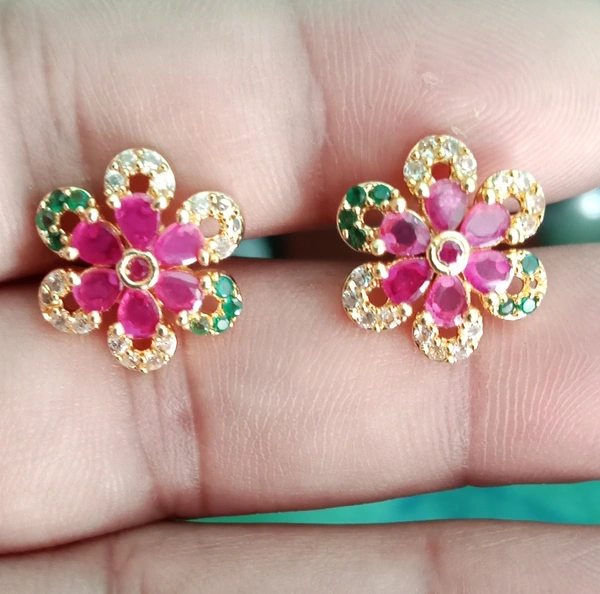 Shiny Gold  Flower Design Earring  - Free