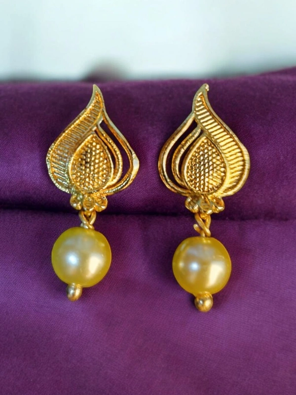 Shiny Gold  Combo Earrings Jhumka Chand Bali  - Gold, Free