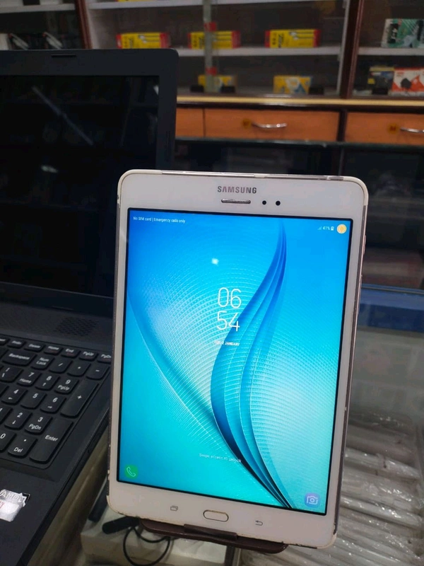 Samsung Tab 4g  - White