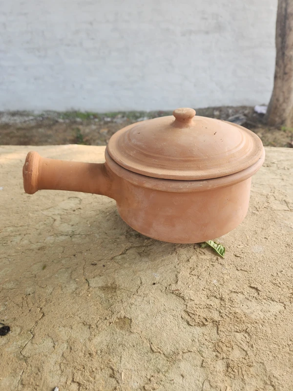 Clay Saucepan - 2 Ltrs