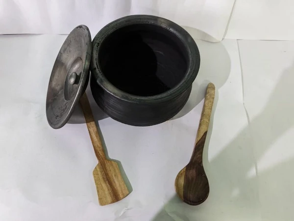 Black Cooking Bhagona 2 litres  With Wooden Accessories