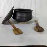 Black Cooking Bhagona Approx 4 Litres With Wooden Accessories