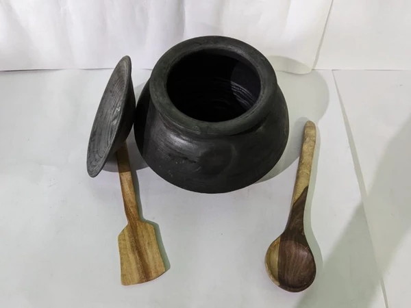 Black Cooking  Handi Approx 2 Litre With Wooden Accessories