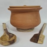 Red Cooking Bhagona (2litre) with wooden accessories