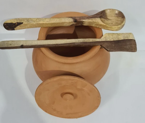 Red Cooking  Handi (3 Litre) With Wooden Accessories