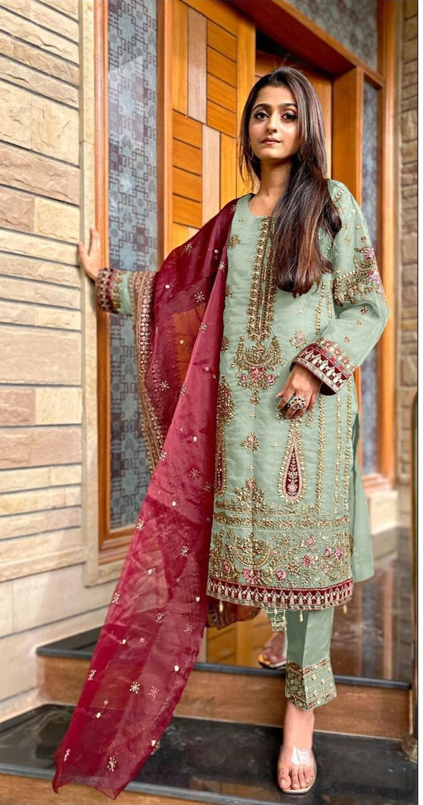 PAKISTANI SUIT - Sushi