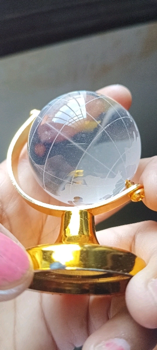 Feng Shui Crystal Globe with Golden Stand for Positive Energy, Success,Good Luck and Prosperity | Vastu Remedy for Home, Childeren Study Table & Office - 3 cm (Glass, White)