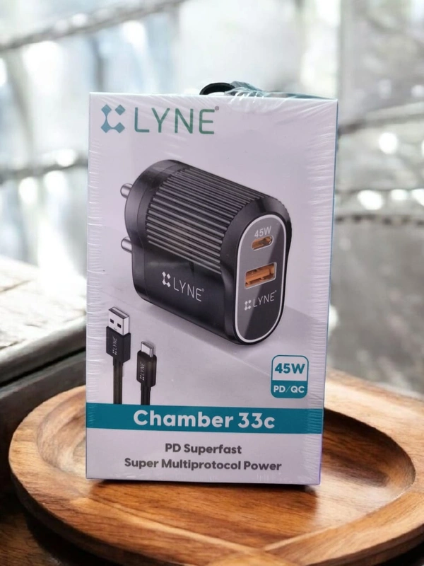 LYNE Chamber 33c - White, TYPE C 45W